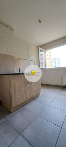 Location Appartement 2 pièces 49m² ST PRIEST 69800 - Photo 4