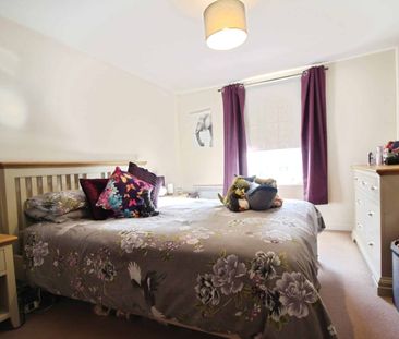 Mir Crescent, Swindon, Swindon, SN25 - Photo 3