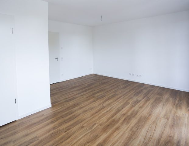 Schöne und ideal geschnittene 2-Zi.-Wohnung mit Balkon - hell und barrierefrei in Köpenick - Photo 1