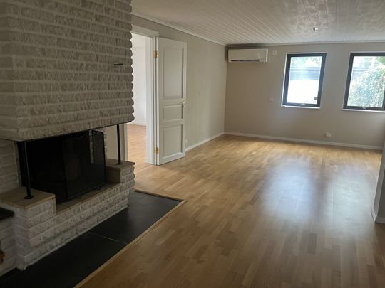 Stockholm, Länna, Timmervägen, 7 Rum, 200kvm - Photo 1