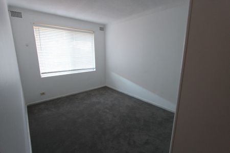 1st WEEK FREE RENT! FRESHLY PAINTED 2 BEDROOM UNIT - Photo 3