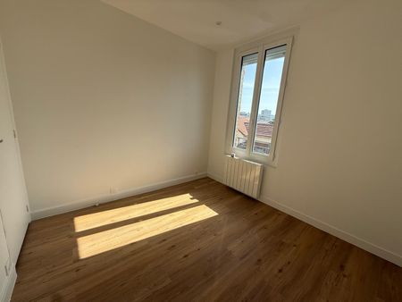 Location Appartement 2 pièces 29m² LES PAVILLONS SOUS BOIS 93320 - Photo 2