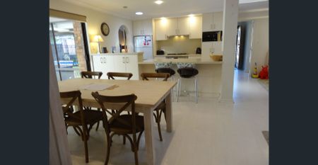 PERFECT FAMILY HOME - Photo 4