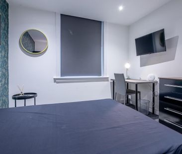 6 bedroom terraced house to rent - Photo 5