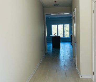 Townhouse For Lease | E8126298 - Photo 2