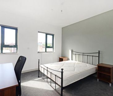 1 bedroom in a house share to rent - Photo 3