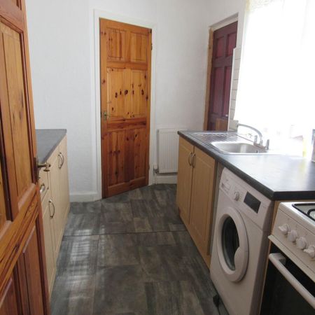 2 bedroom flat to rent - Photo 3
