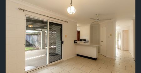 Great Living On Gladys! - Photo 2