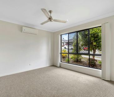 FAMILY HOME IN THE HEART OF SPRINGFIELD LAKES! - Photo 5