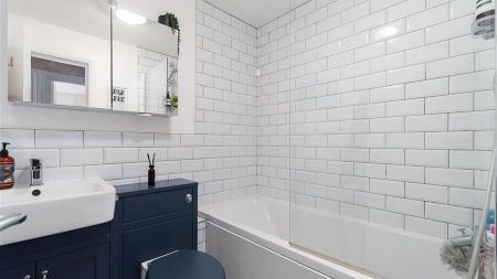 Riggindale Road, SW16 - Photo 3