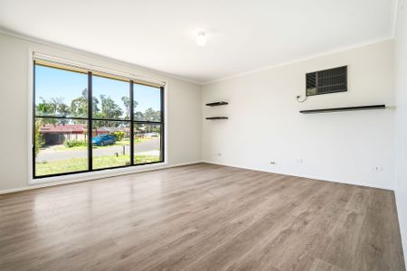Spacious Family Home in Erskine Park - Photo 4