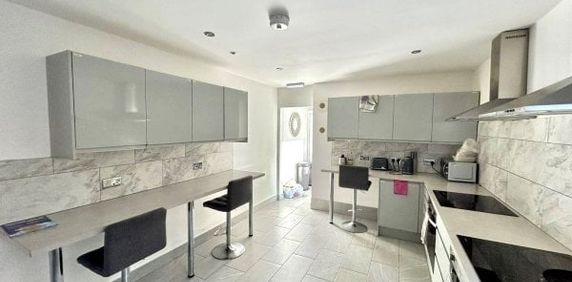 Sydney Street , Boston, Property for rent - Photo 2