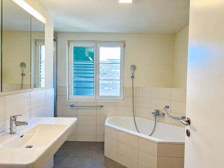 Grosszügige und moderne 4.5-Z'Wohnung - Photo 3
