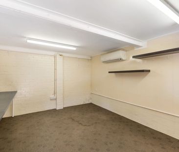 45 Oxley Drive, Holland Park, Qld 4121 - Photo 2