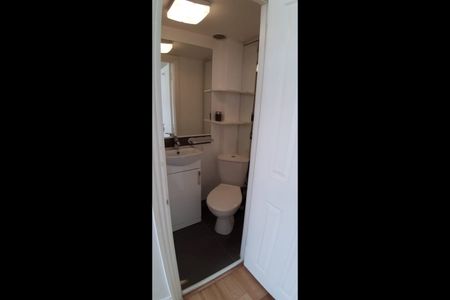 Studio Flat, Pembridge Road, W11 - Photo 4