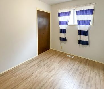 Beautiful 3 Bedroom Bungalow Style Duplex In Ranchlands | Pets Nego... - Photo 2