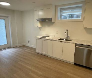 Brand New 1 Bedroom 1Bath @Vancouver West Dunbar - Utilities included! - Photo 2