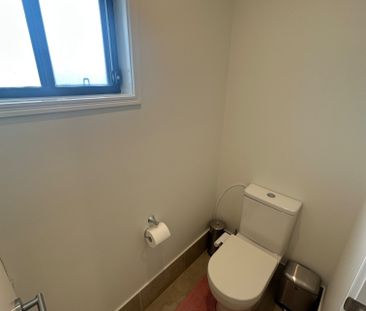 Helensvale - Photo 6