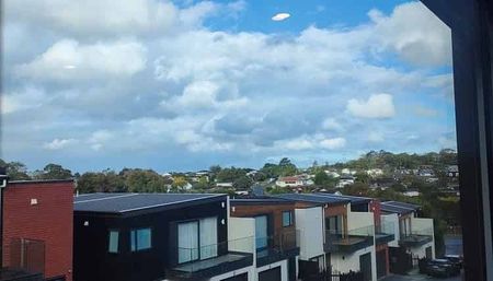 Need a great school zone or AUT Milenium? - Photo 5