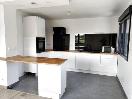 Location Maison 6 pièces 125m² CARQUEFOU 44470 - Photo 2