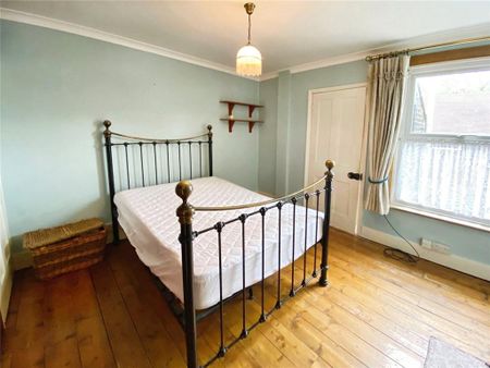 2 bedroom terraced house to rent - Photo 2