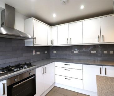 3 bedroom terraced house to rent - Photo 6