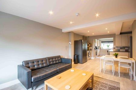 10 bedroom flat share to rent - Photo 2