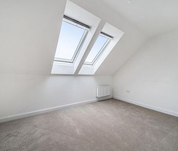 3 bedroom end of terrace house to rent - Photo 4