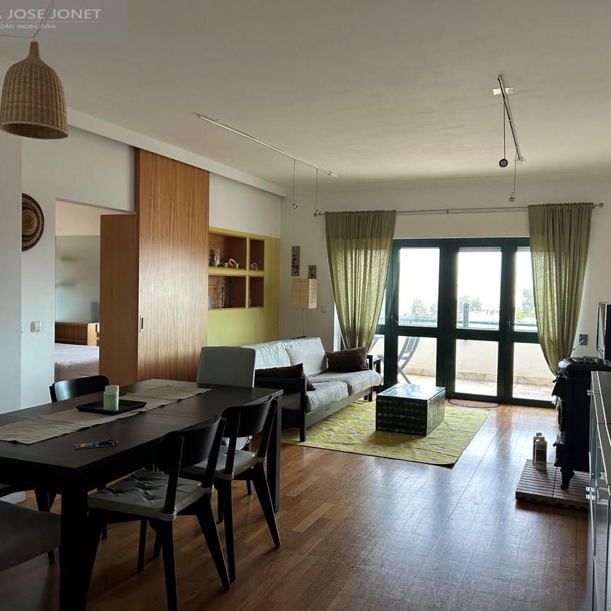 Excelente T1 mobilado e equipado com estacionamento e metro à porta - Laranjeiras - Photo 1