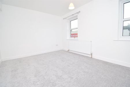 Bank Street, Ossett - Photo 3