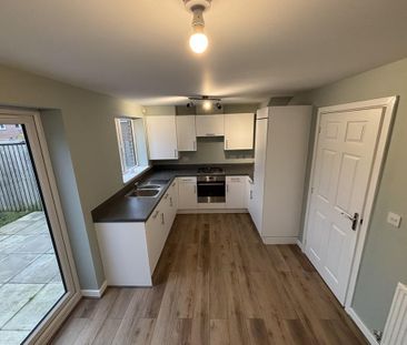 3 bedroom semi-detached house to rent - Photo 4