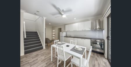 FULLY FURNISHED, DESIGNER STUDIO APARTMENT– BILLS INCLUDED! - Photo 3