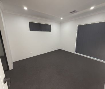 Brand New | High-Spec Family Home in Yanchep - 4 x 2 - Photo 3