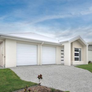 Brand New three beds, including Mater Bedroom, Ensuite in Greenbank - Photo 3
