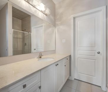 For Lease - 5 Ezra Crescent, Brampton, Ontario - Photo 3