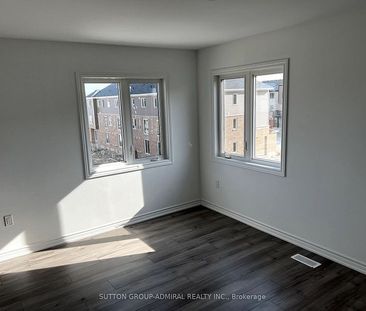 For Lease - 12 PUMPKIN CORNER Crescent, Barrie, Ontario - Photo 2