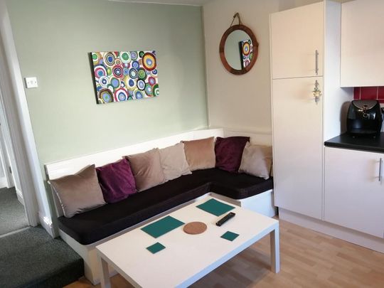 3 bedroom flat share to rent - Photo 1