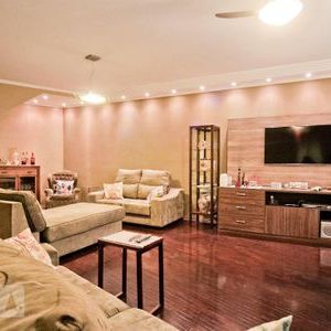 Casa para alugar com 280m², 3 quartos e 6 vagas - Foto 1