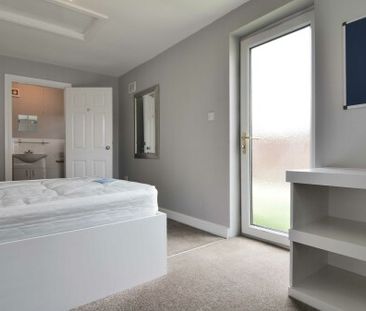 4, Penyghent Avenue - Photo 3