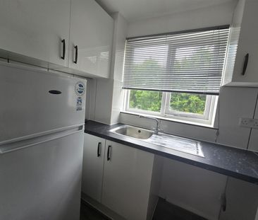 Whitehead Close, London N18 - Photo 4
