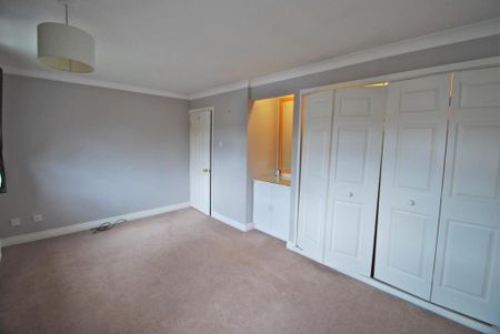 2 bedroom mews to rent - Photo 3