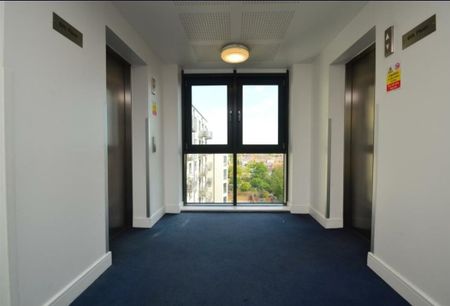 2 Bed Flat, Perth Road, IG2 - Photo 2