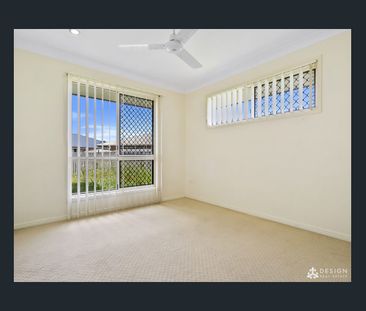 Spacious Modern 4 Bedroom Home - Photo 3