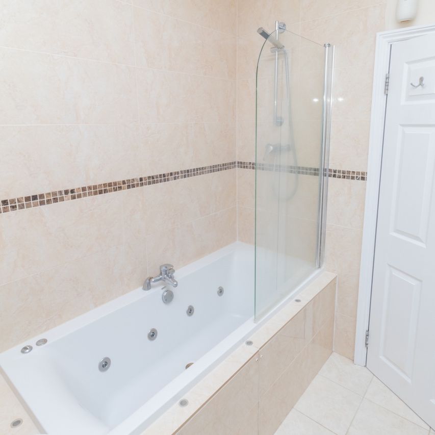 Room in a Shared House, Melrose Avenue, CR4 - Photo 1