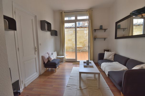 SAINT SEURIN / CROIX BLANCHE - T2 meublé avec goût + terrasse de 25m² - Photo 1