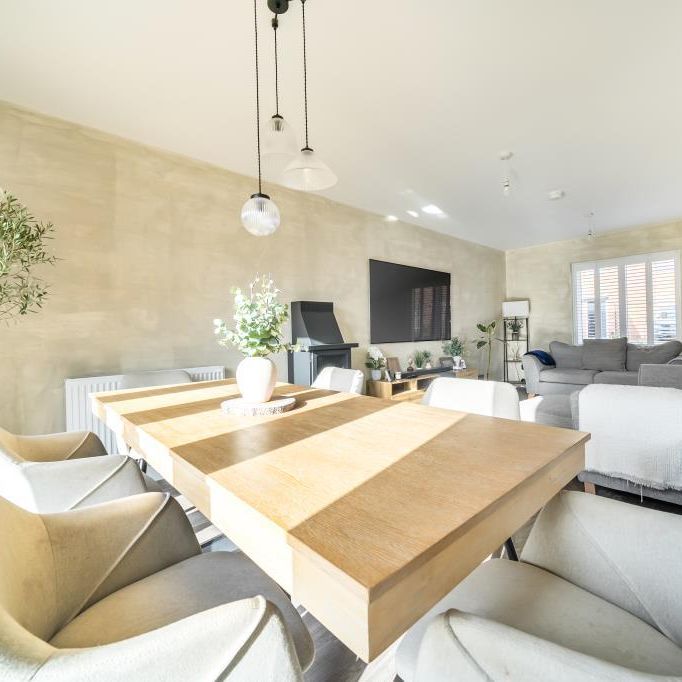 5 bedroom detached house to rent - Photo 1