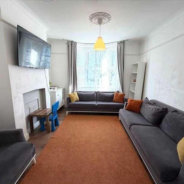 St Johns Road, Gravesend, DA12 - Photo 1