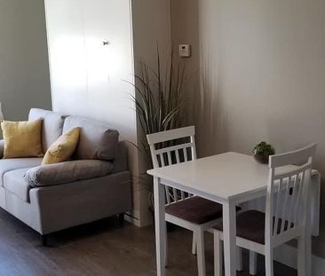 Furnished top Floor bach suite at Cambridge - Photo 4