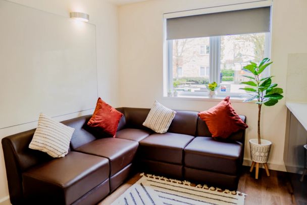 Third Floor Five Bed Cluster - Photo 1