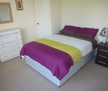 2 bedroom semi-detached house to rent - Photo 3